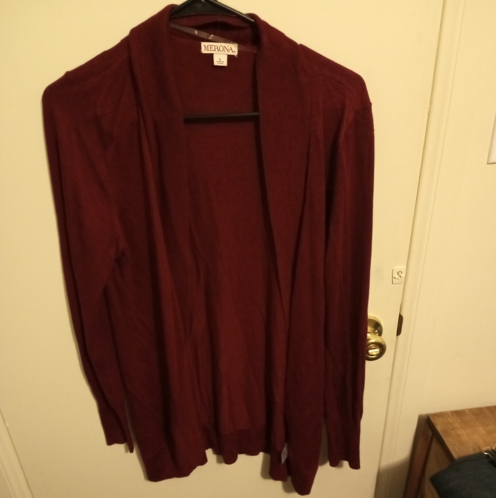 Ladies merona large burgundy sweater